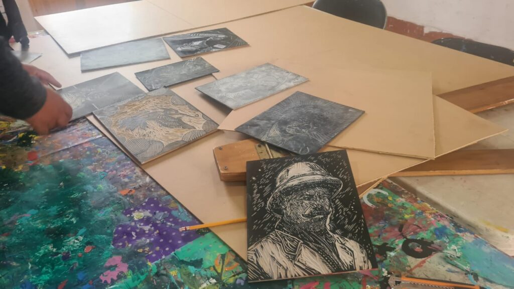 Donan tórculo y capacitan para que puedan realizar artesanías y trabajos