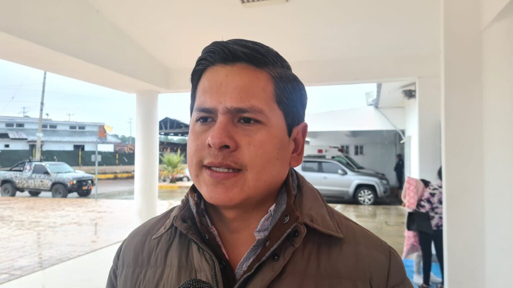 Visitas del gobernador a Pueblo Nuevo siempre son buenas noticias