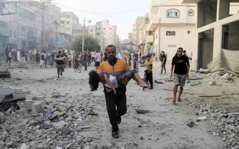 Papa Francisco pide liberar a rehenes israelíes y abrir corredores humanitarios en Gaza