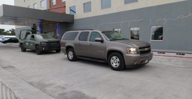 Xóchitl Gálvez viaja a Nayarit custodiada por convoy militar de 8 vehículos y 17 soldados