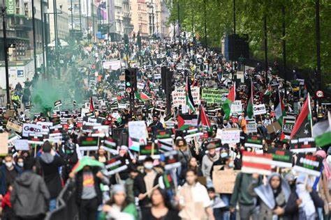 Cien mil personas salen a las calles de Londres ante bombardeos sobre Gaza