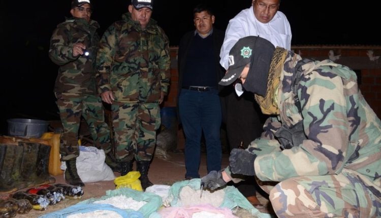 Autoridades de Bolivia incautan 22 laboratorios con cocaina