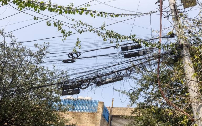 Gobierno CDMX retira más de 200 km de cables en desuso