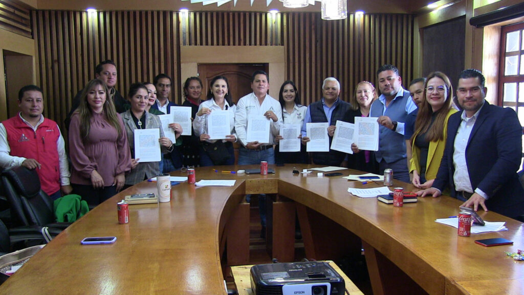 Firman convenio para mezcla de recursos