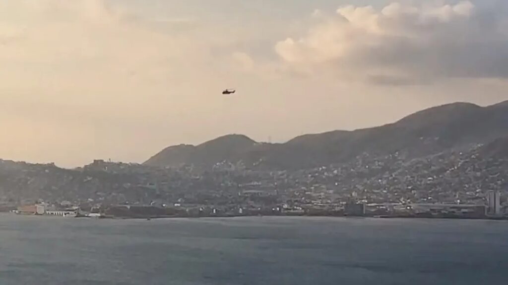 AMLO sobrevuela zonas afectadas por Otis en Acapulco