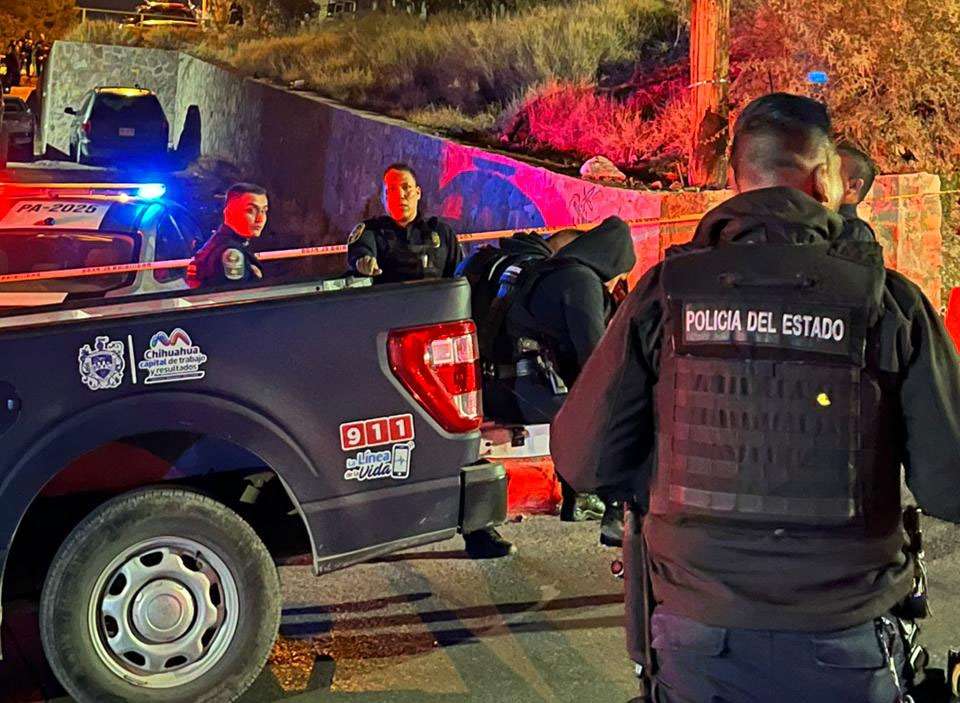 Mujer muere calcinada tras incendiarse su vivienda en Chihuahua; autoridades investigan