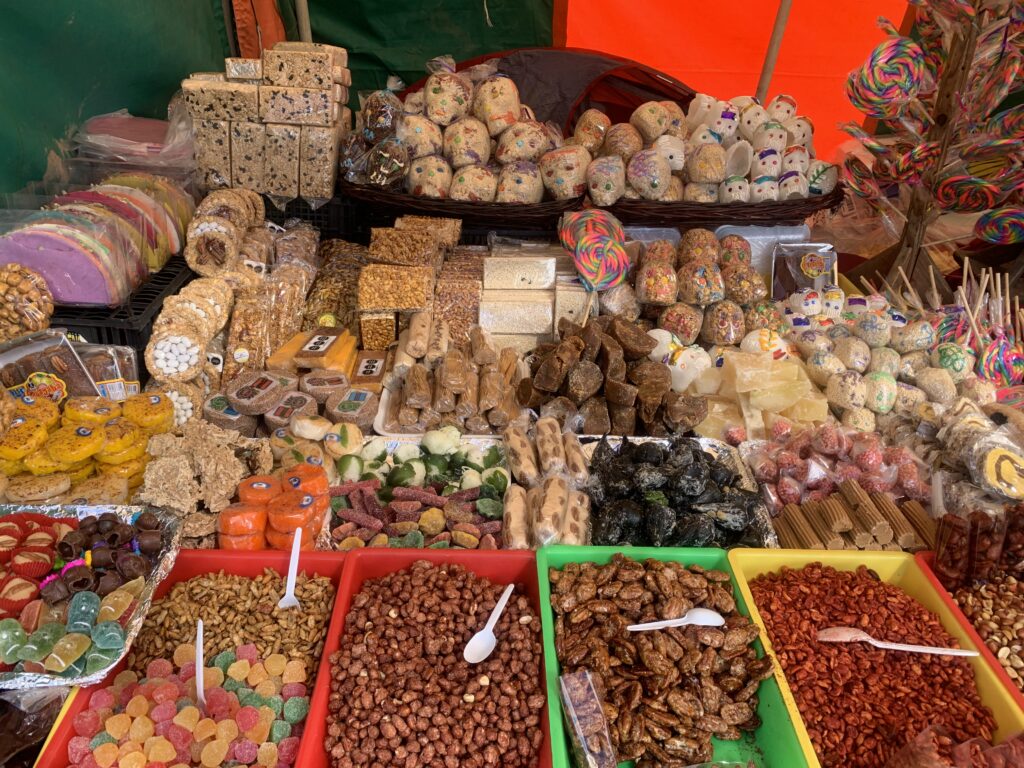 Ventas bien muertas, ¿Resucitarán al tercer día? comerciantes no pierden la fe