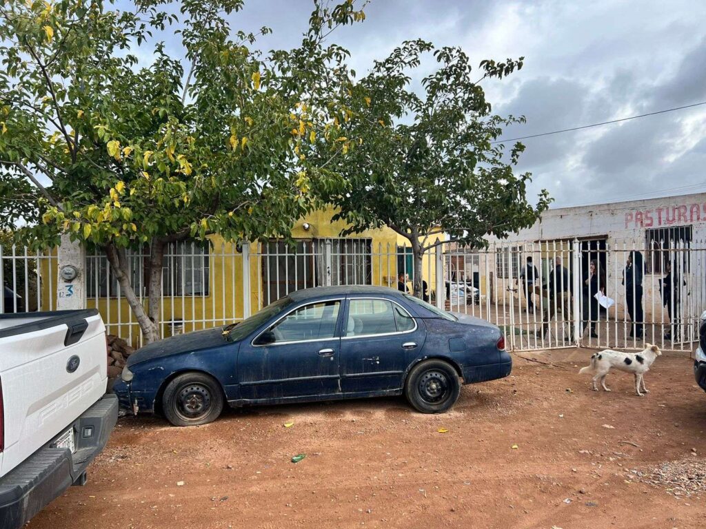 Aseguran droga, vehículo robado y detienen a 5 en cateo 