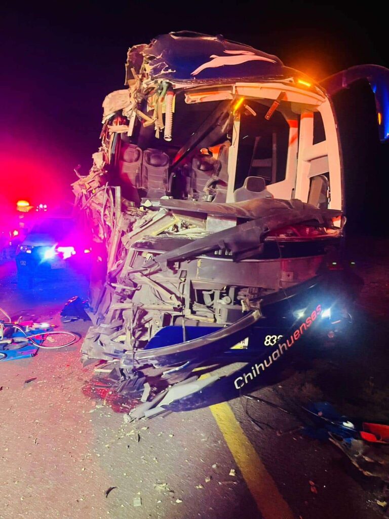 Identifican a lesionados tras camionazo en la carretera a Jiménez; iban con rumbo a Juárez
