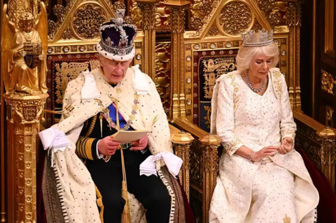 Carlos III incluye el endurecimiento de condenas y el combate a la migración en su primer discurso real