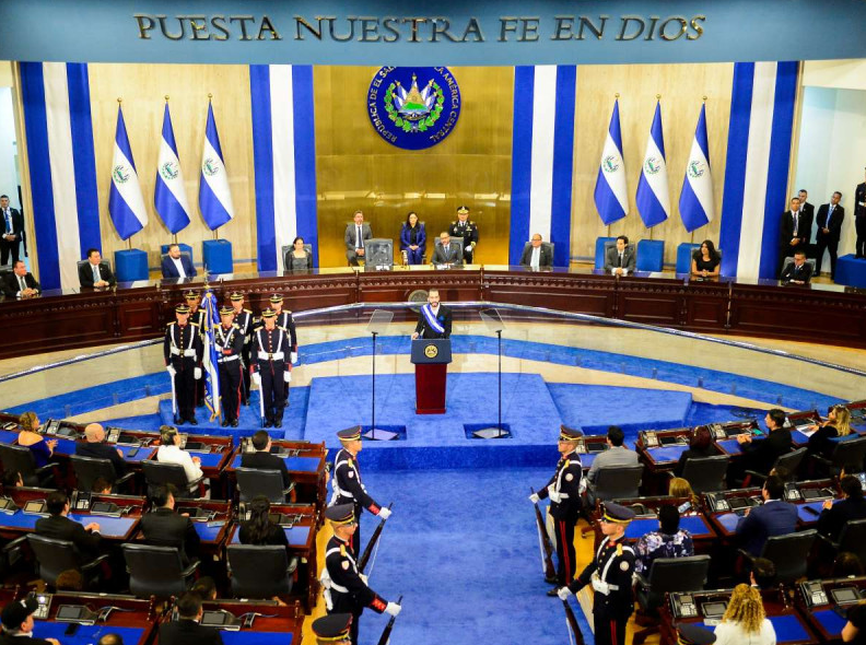Congreso de El Salvador extiende nuevamente el régimen de excepción