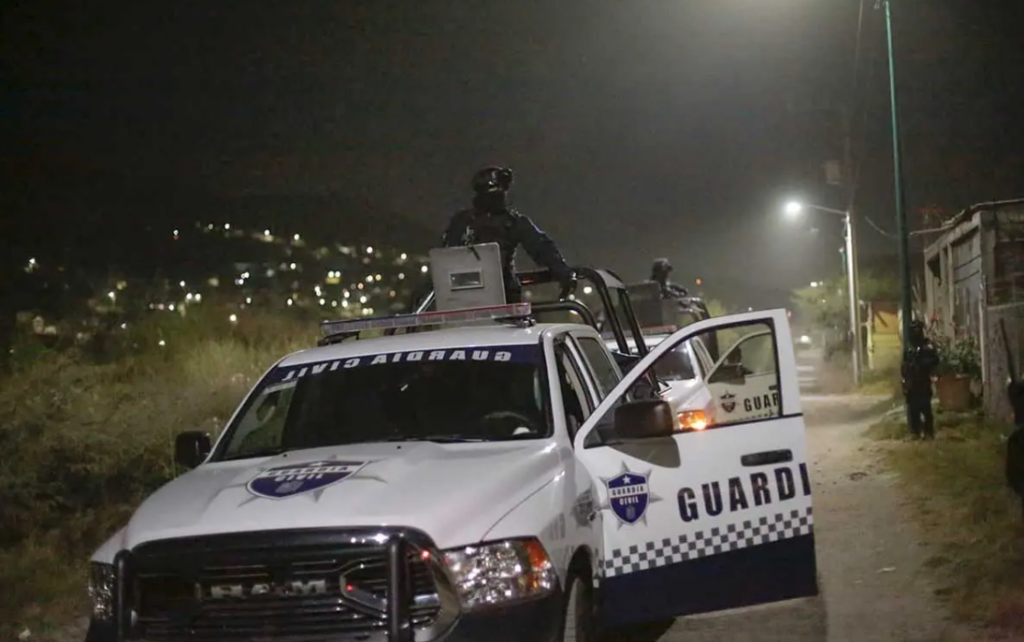 Ejército, Guardia Nacional y policía de Michoacán realizan operativo para frenar bloqueos carreteros