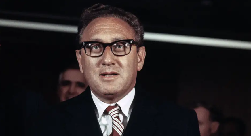Líderes mundiales dan último adiós a Henry Kissinger