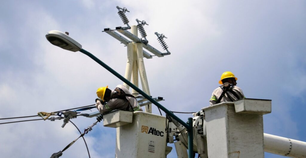 Trabajador de CFE recibe descarga eléctrica en San Luis Potosí