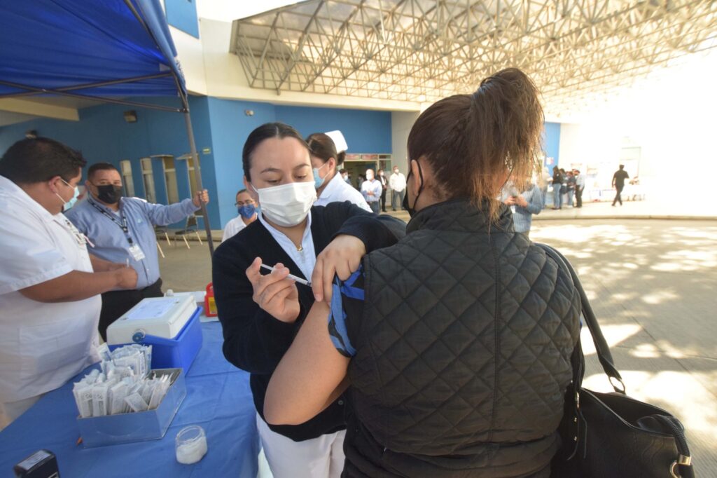 Duranguenses se están vacunando, hay mayor conciencia: doctor Alfonso Gutiérrez, SSD