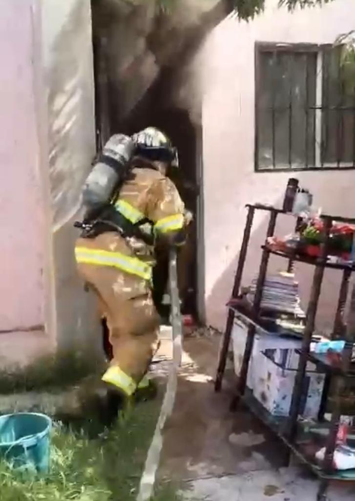 Incendio en la casa de una mujer (video)