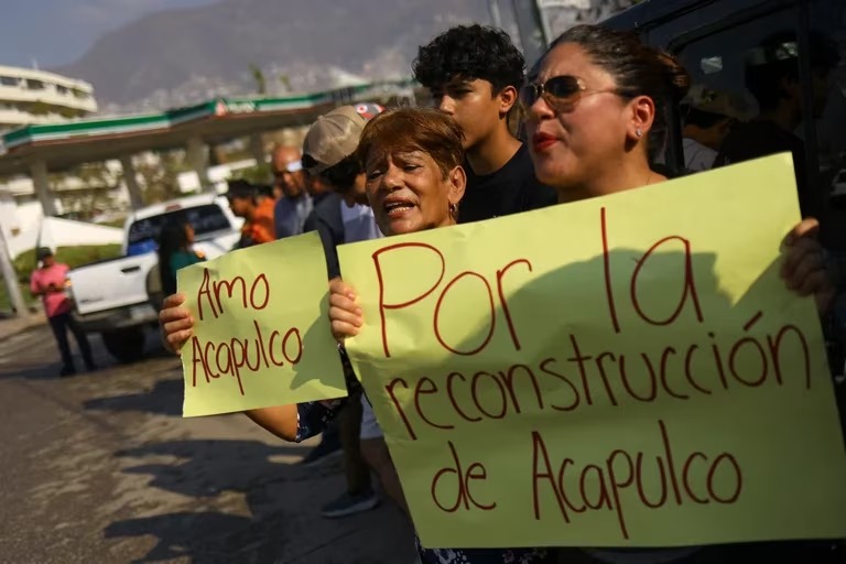 Caravana de damnificados por "Otis" llega a CDMX y buscan llegar a Palacio Nacional