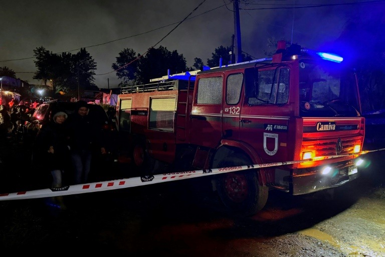 Por incendio, 14 migrantes mueren en Chile