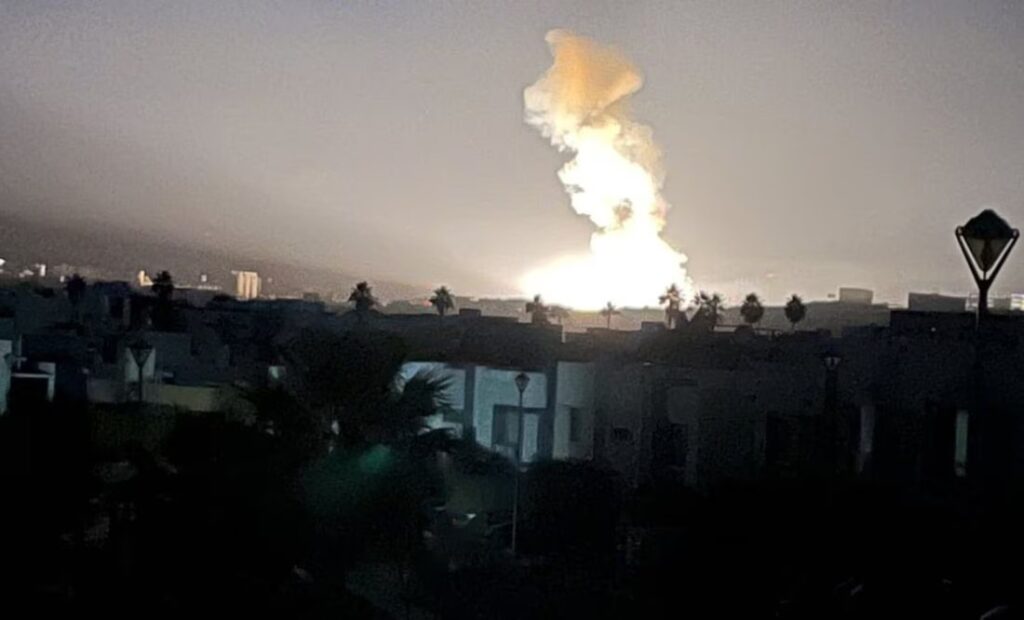 Reportan explosión en subestación eléctrica de CFE en Juriquilla, Querétaro