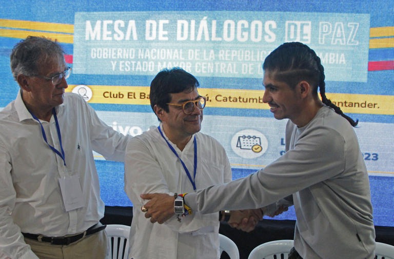 ¡Vuelven los diálogos! Gobierno colombiano volverá a platicar con disidencia de la FARC