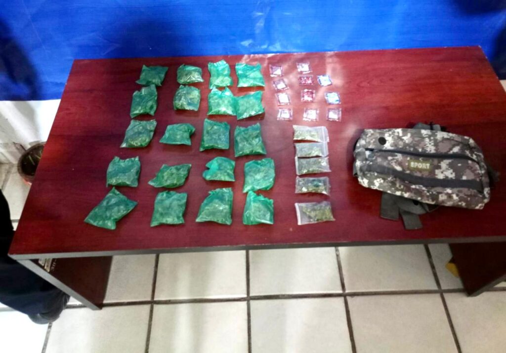 Otro que corrió y abandonó mariguana, cocaína y cristal