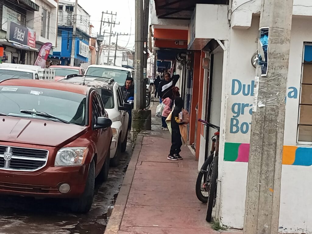 Piden abrigarse ante bajas temperaturas
