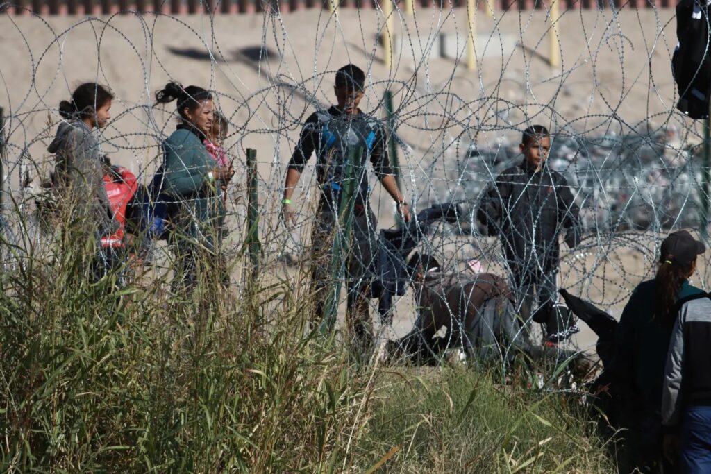 Criminales usan la IA para extorsionar a familias de migrantes perdidos