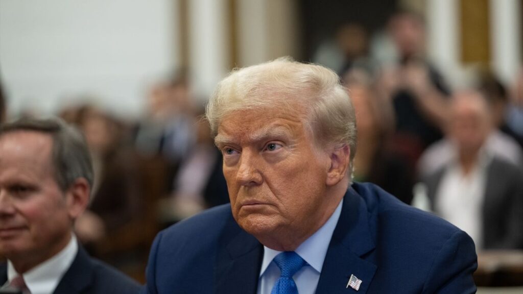 Fiscal acusa a Trump de enviar al grupo Proud Boys al Capitolio en enero de 2021