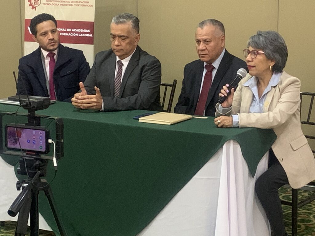 Por una educación dual, se realiza la “V” Reunión Nacional de Academias