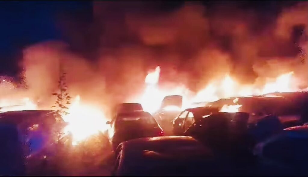 Daños cuantiosos en incendio de lote de autos, no hay personas lesionadas: Francisco Cisneros