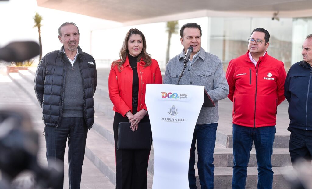 Esteban anuncia aumento salarial a trabajadores de confianza del gobierno y del Tribunal