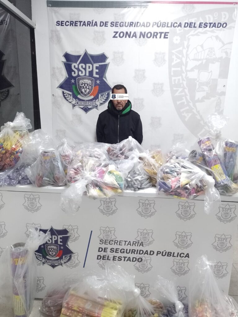 Detienen a 2 con 55 kilogramos de pirotecnia; uno de ellos es menor de edad