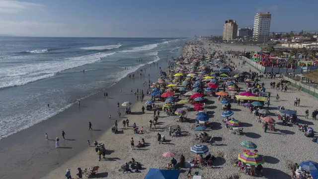 Cofepris alerta por playas contaminadas en México