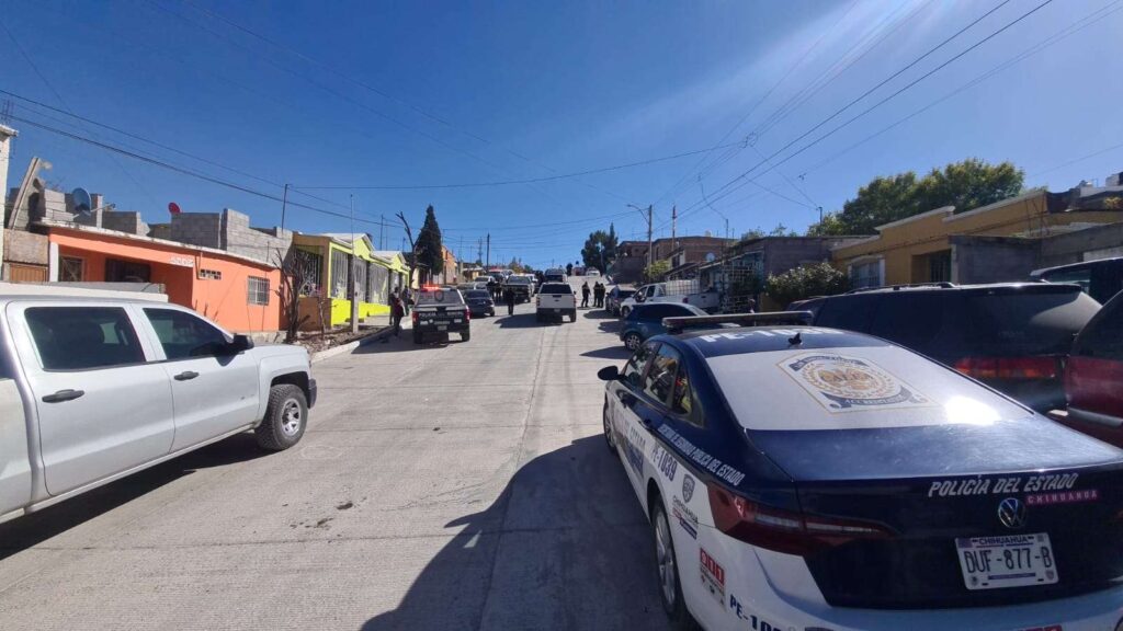 Pistoleros asesinan a balazos a una mujer a bordo de su pickup en calles de Chihuahua