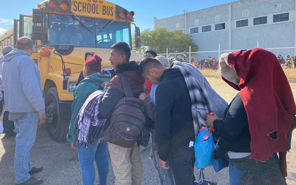 Salen los últimos 150 migrantes de Jiménez rumbo al norte del país 