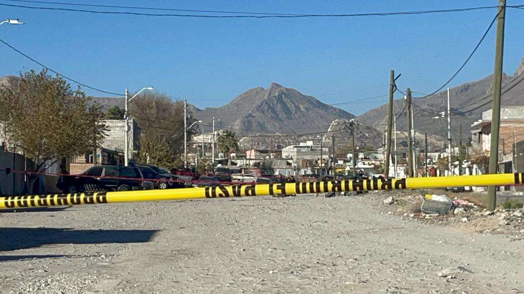 Asesinan a hombre justo al frente de una secundaria
