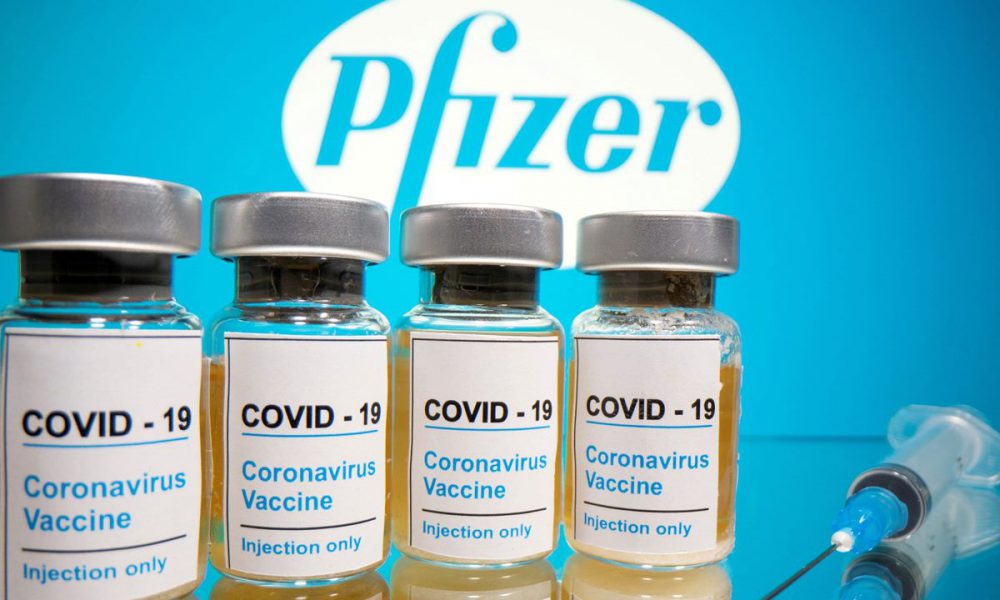 Vacuna Pfizer contra COVID-19 se agota en su primer día de venta en farmacias de CDMX
