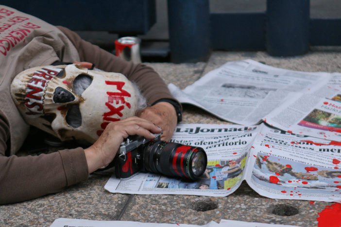 Reporteros sin Fronteras reporta más de 700 periodistas detenidos durante 2023