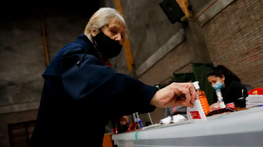 Chile vota a nuevo plebiscito para decidir sobre la constitución