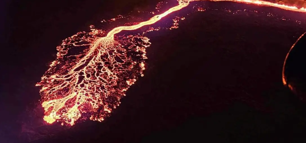 Disminuye la actividad del volcán en erupción de Reikiavik, Islandia