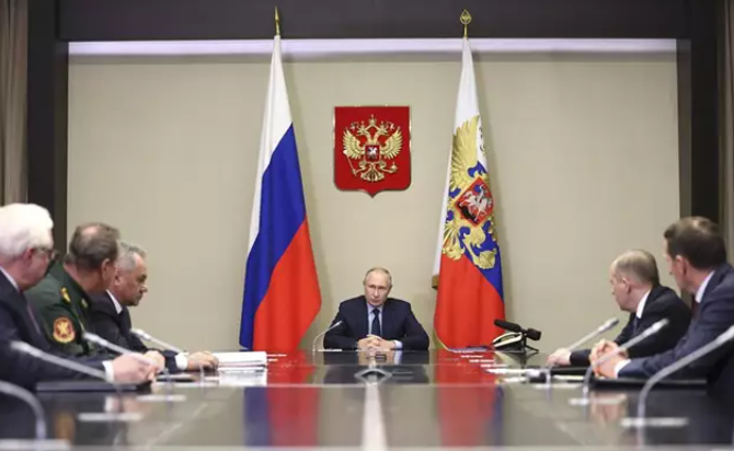 Rusia no descarta romper relaciones diplomáticas con EU si destinan fondos congelados a Ucrania
