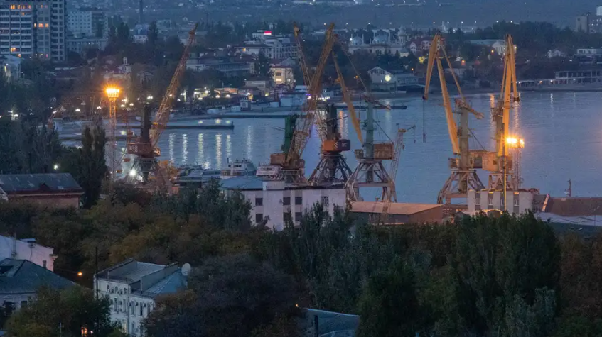 Ucrania admite estar detrás de la destrucción de un navío ruso en el mar Negro