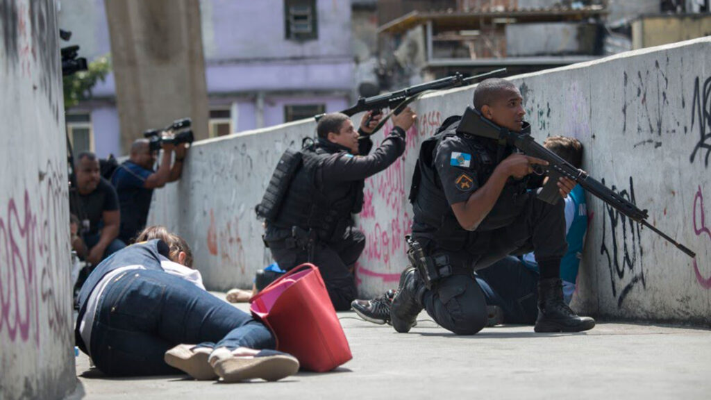 Tiroteo entre policías y criminales deja 9 heridos en Río de Janeiro