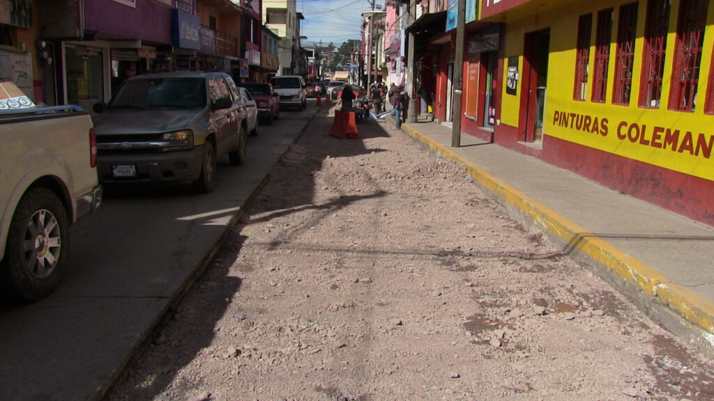 Suspenden programa de bacheo en zona centro