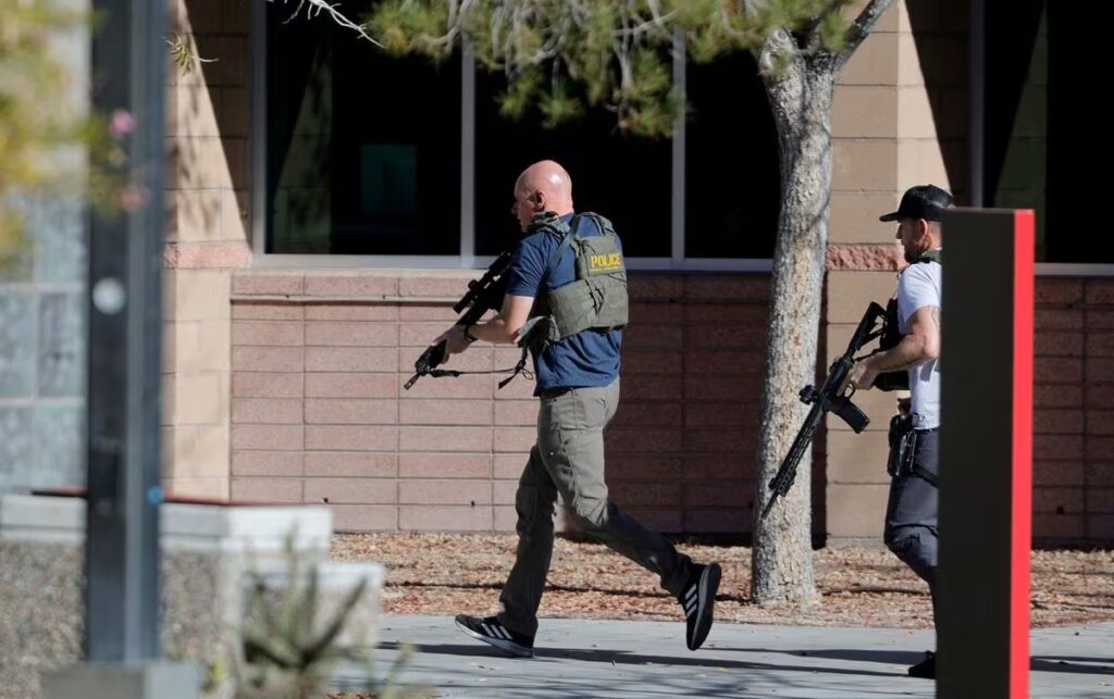 Confirman 3 muertos por tiroteo en Universidad de Las Vegas; el sospechoso era un profesor 