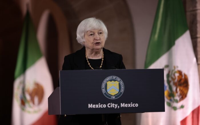 Mayoría de fentanilo viene de China y se sintetiza en México: EU