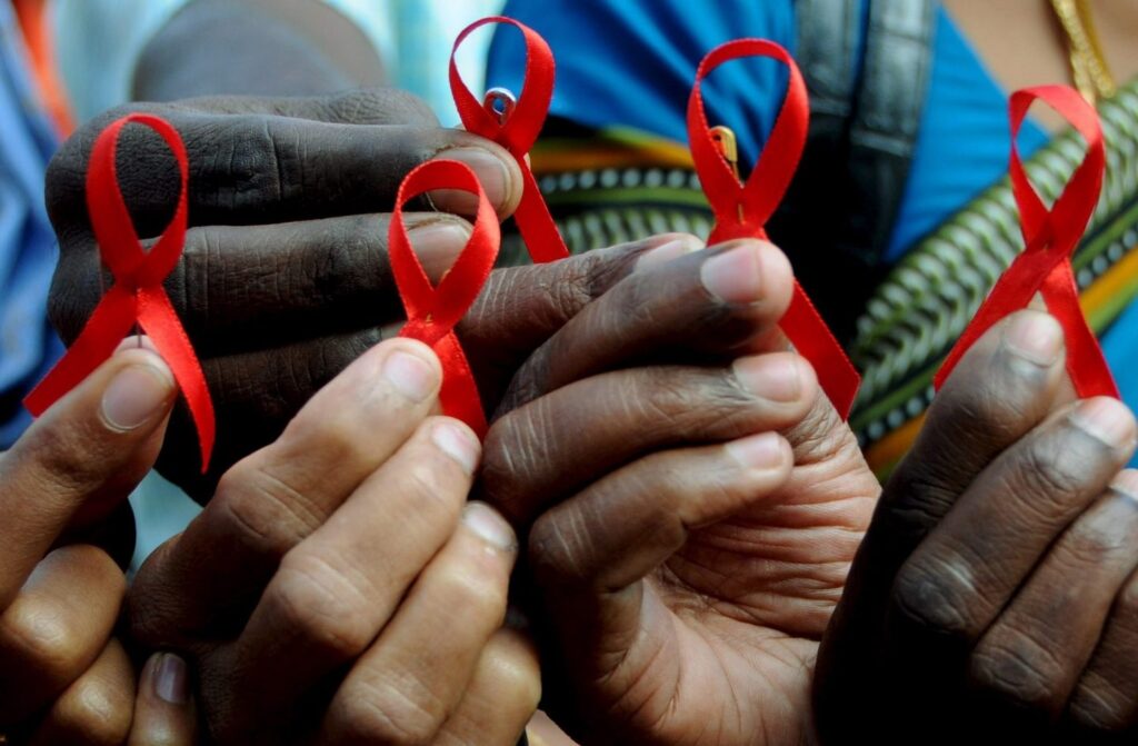 ¿Por qué detuvieron el ensayo de la vacuna contra el VIH en África?