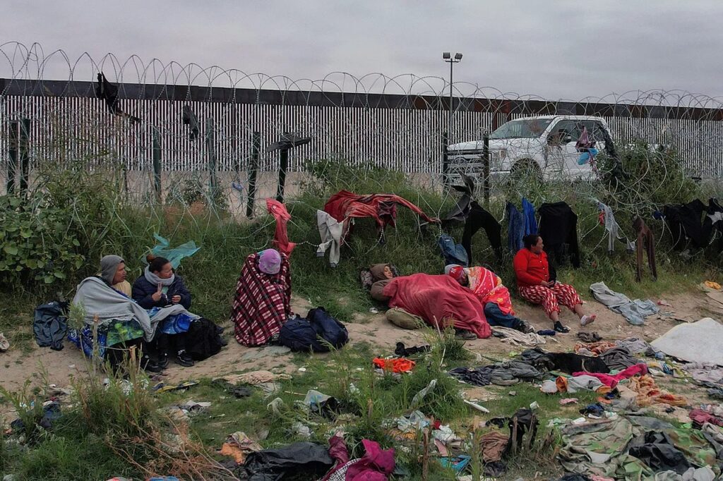 Congresistas piden a Biden rechazar restricciones migratorias propuestas por republicanos