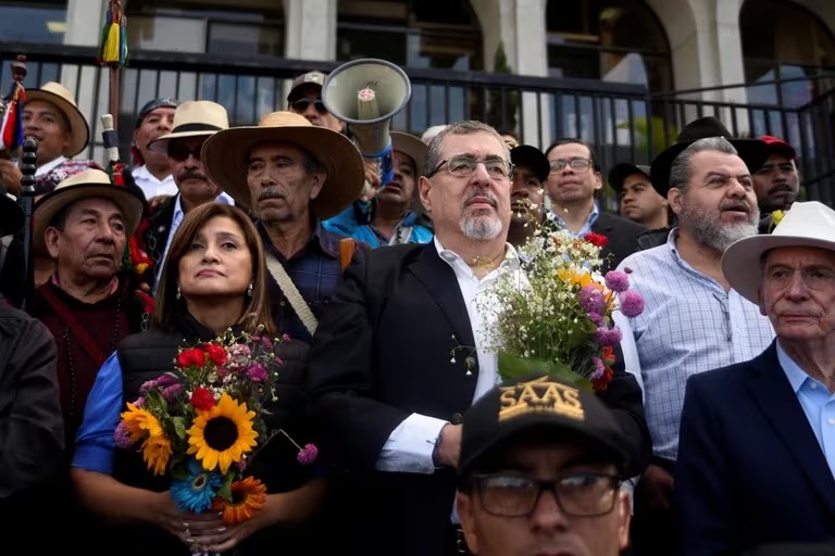 EU impondrá restricciones de visa a casi 300 ciudadanos guatemaltecos por “socavar la democracia”