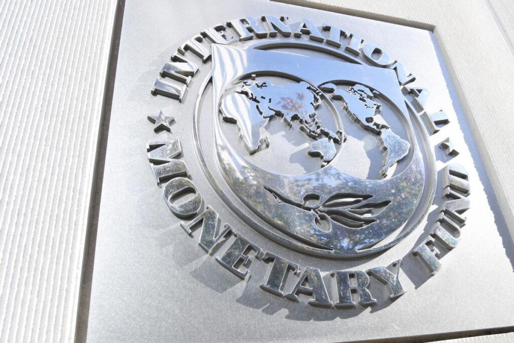 FMI aprueba destinar 900 millones de dólares a Ucrania